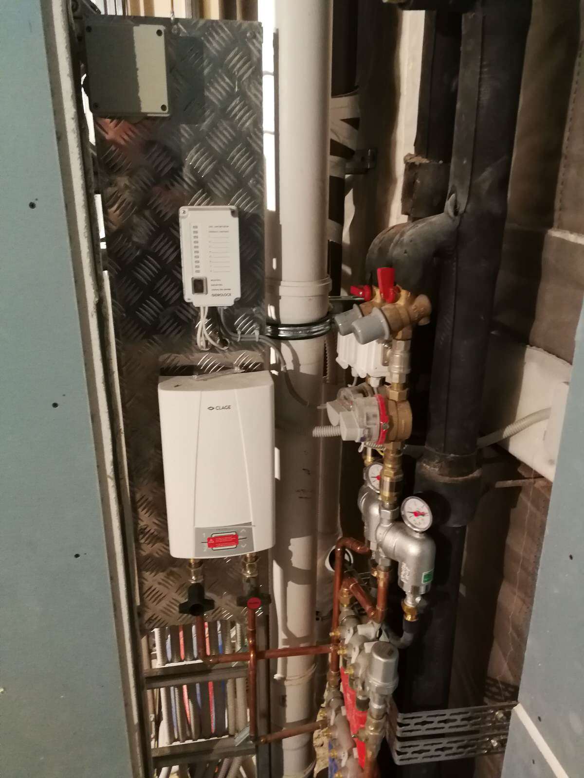 Живописная 21