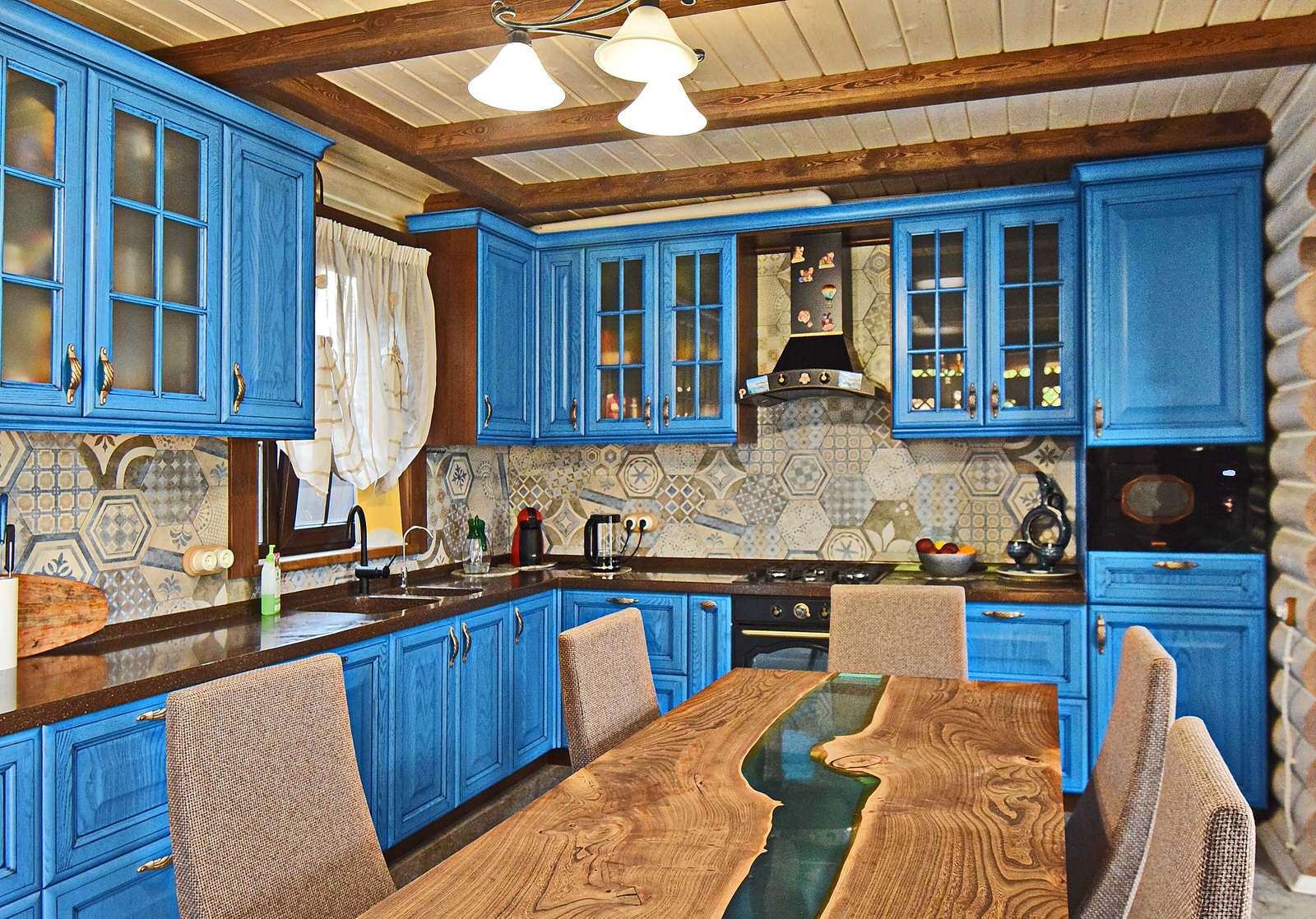 Интерьер дома из сруба