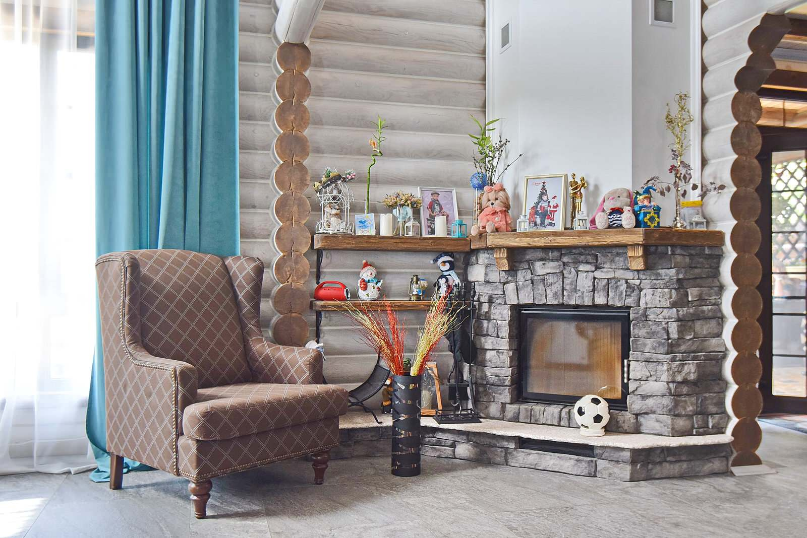 Интерьер дома из сруба