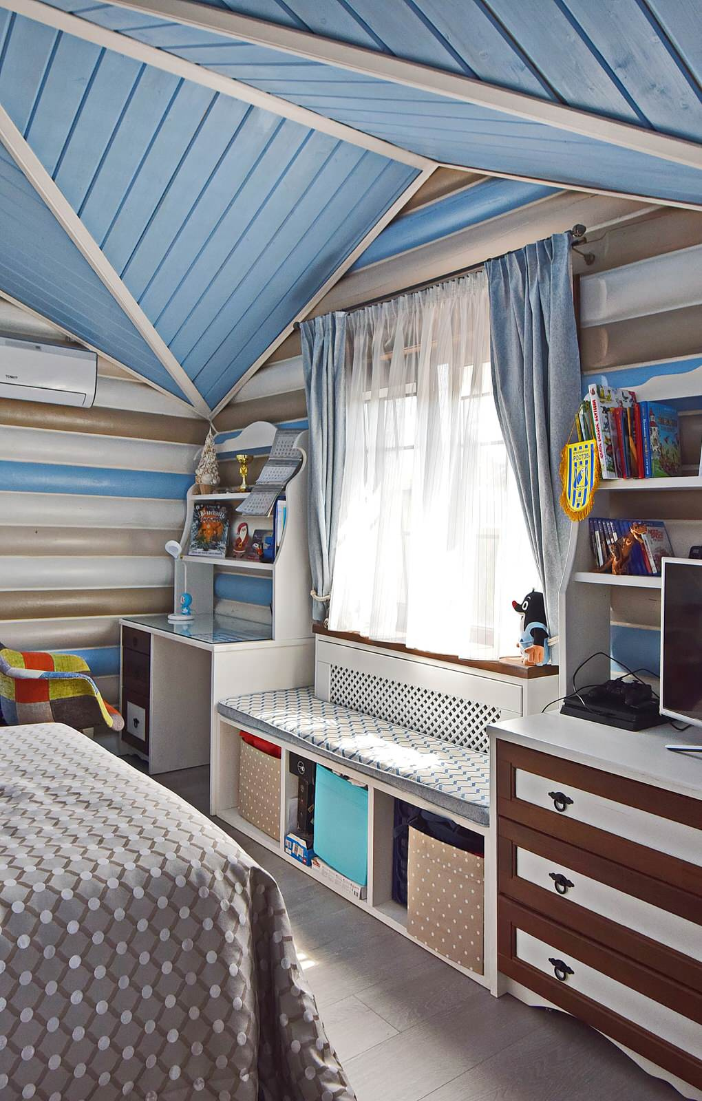 Интерьер дома из сруба