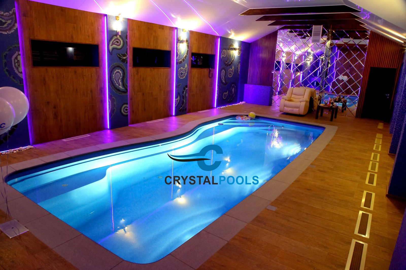 Обложка проекта: Композитный бассейн Compass, модель Riverina 84, цвет Blue Saphire