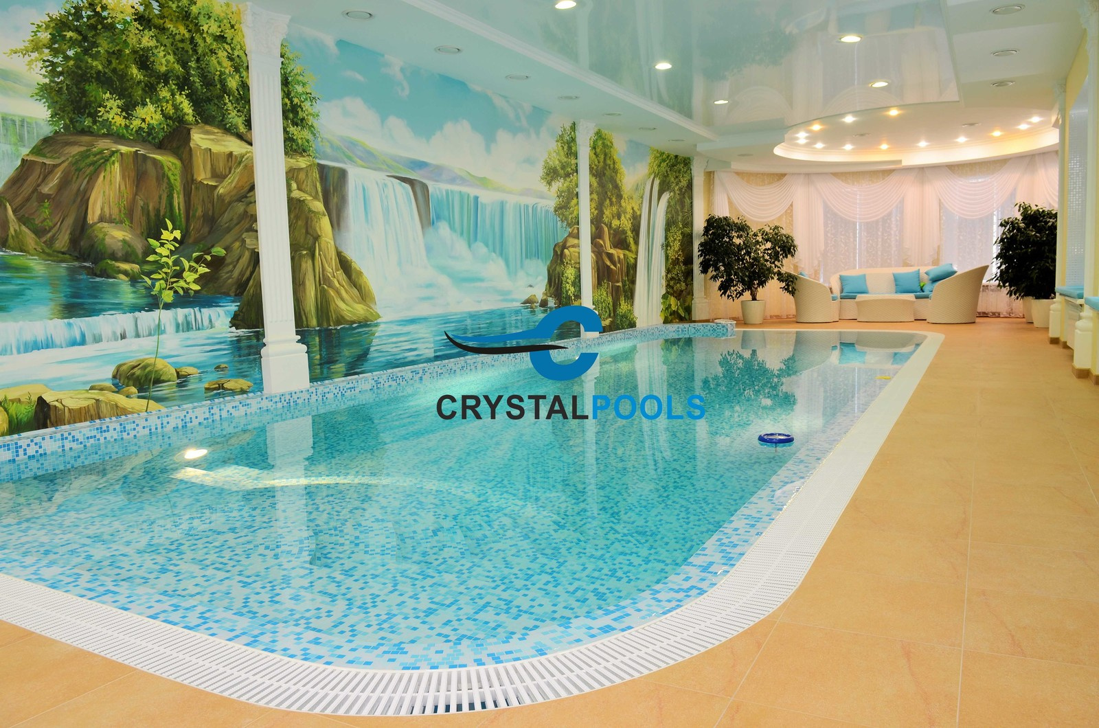 Обложка проекта: Бетонный переливной бассейн в загородном доме