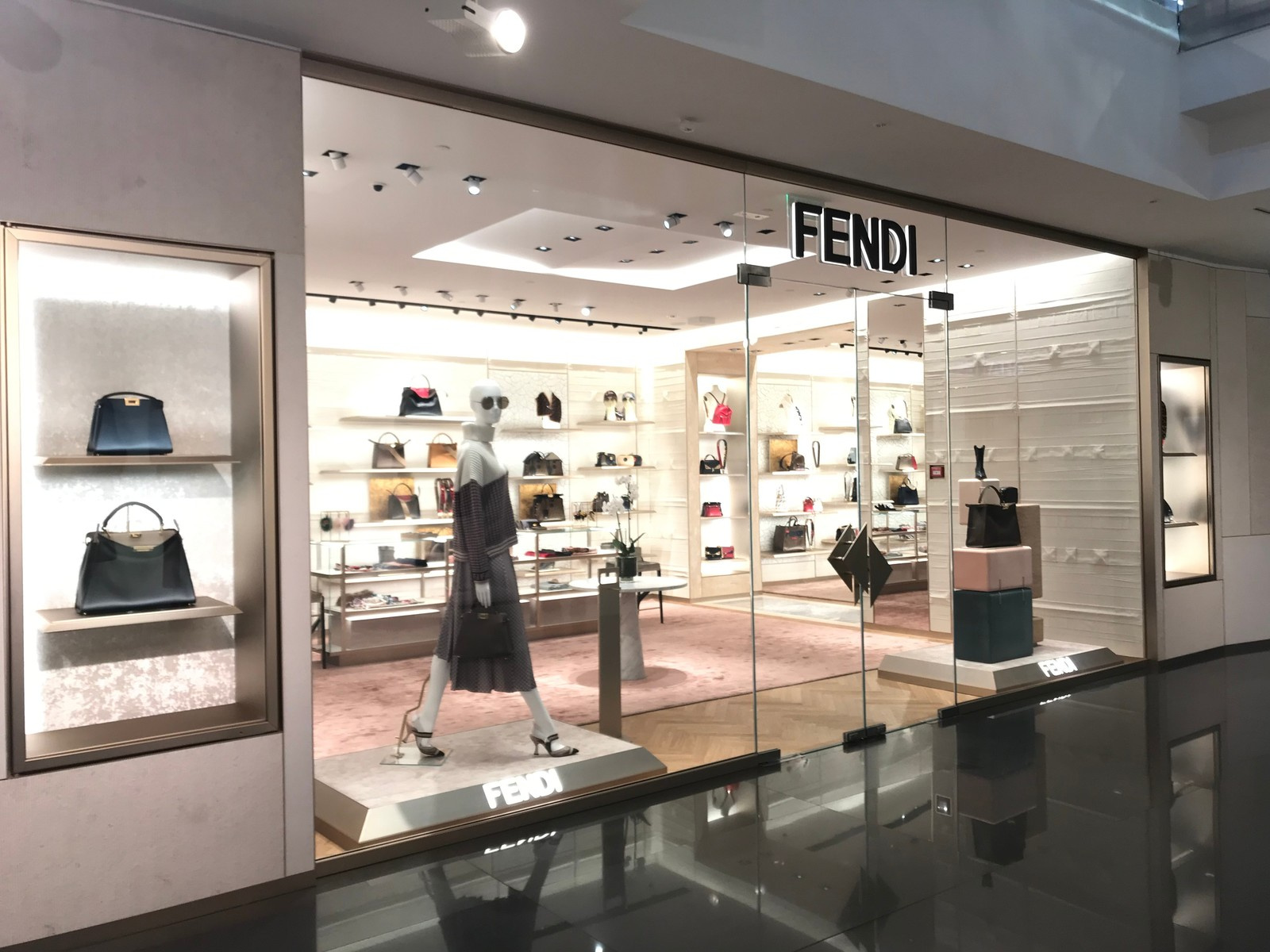 FENDI | Санкт-Петербург