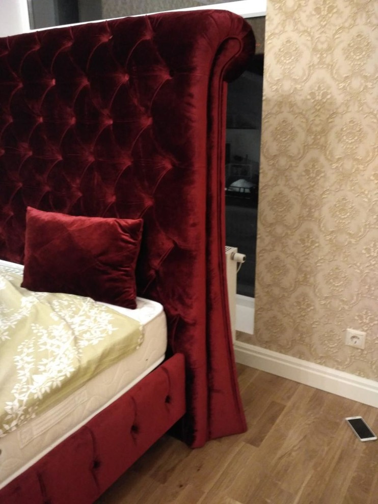 Кровать с изголовьем