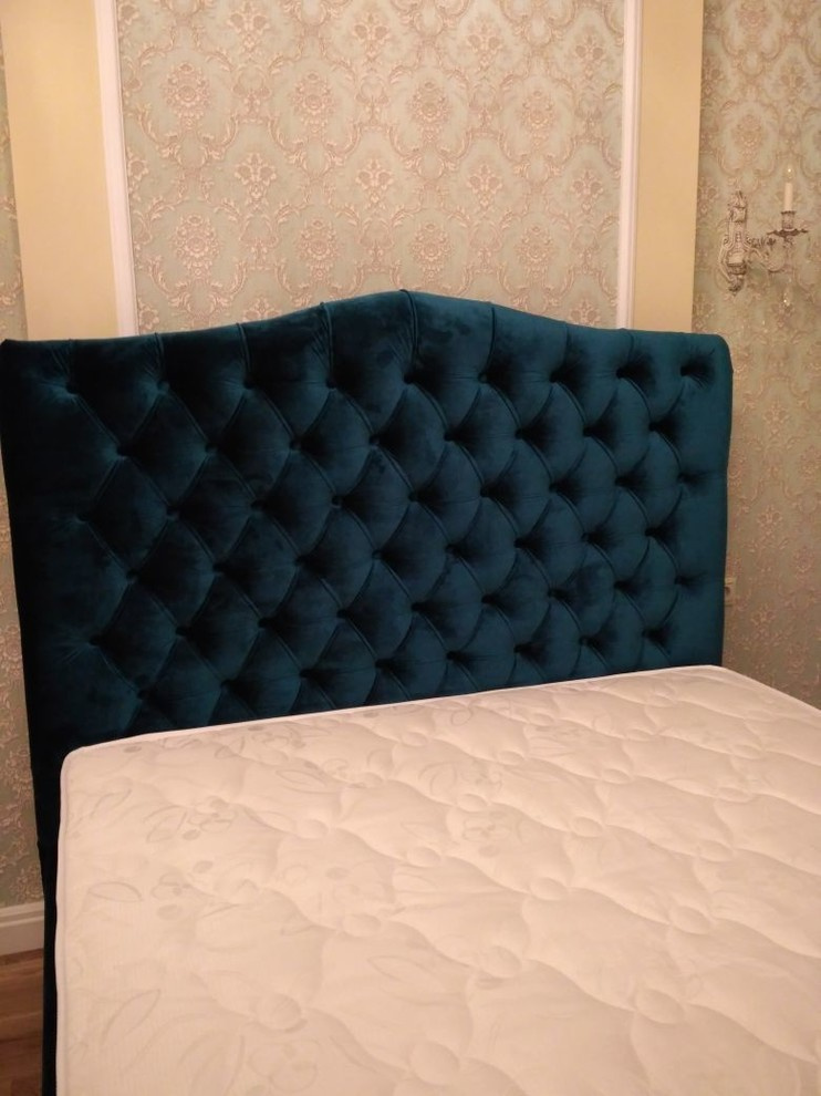 Кровать с изголовьем