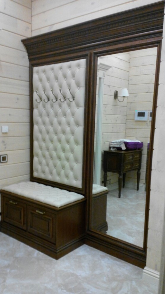 Прихожая в каретной стяжке.