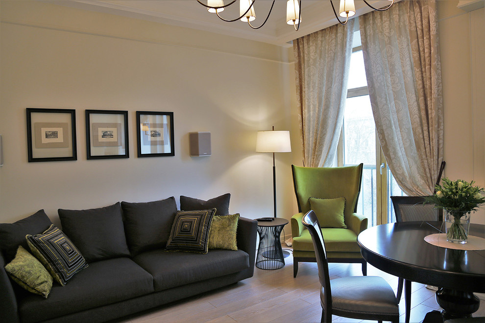 Сталинка на набережной