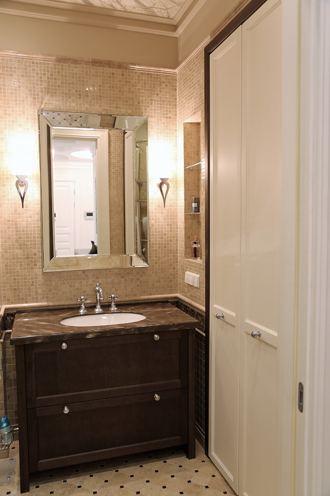 Сталинка на набережной