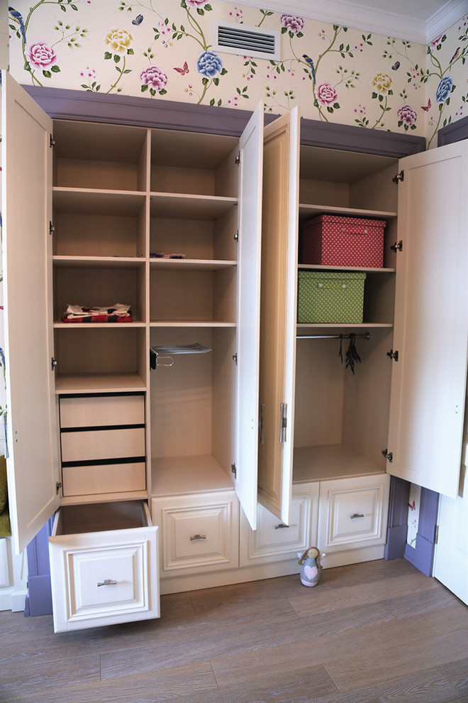 Сталинка на набережной