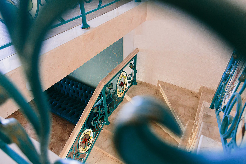 Реализация:Классика с нотками востока в бирюзе