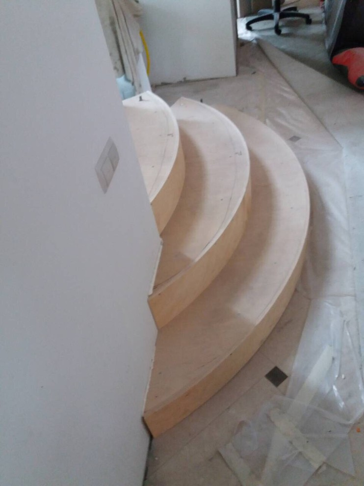 Лестница со ступенями из бука