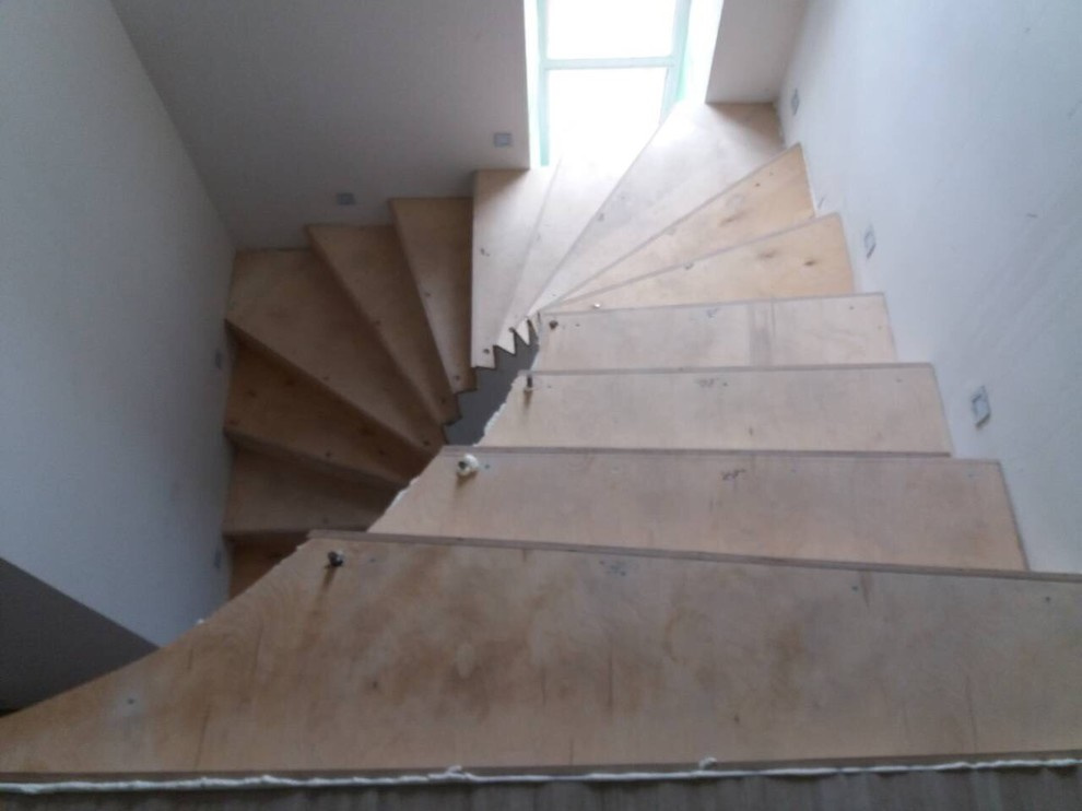 Лестница со ступенями из бука