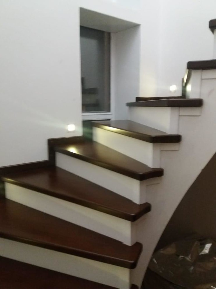 Лестница со ступенями из бука