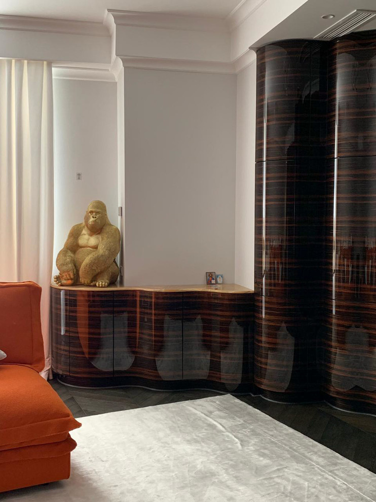 Кухня с переходом в ТВ-зону в шпоне