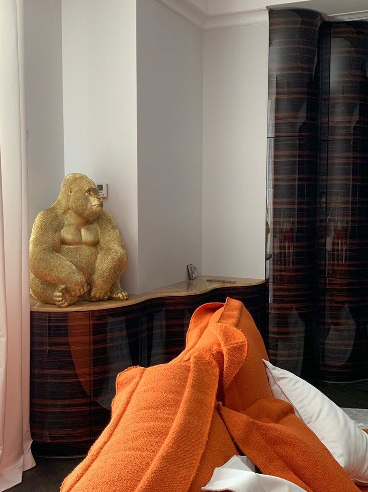 Кухня с переходом в ТВ-зону в шпоне