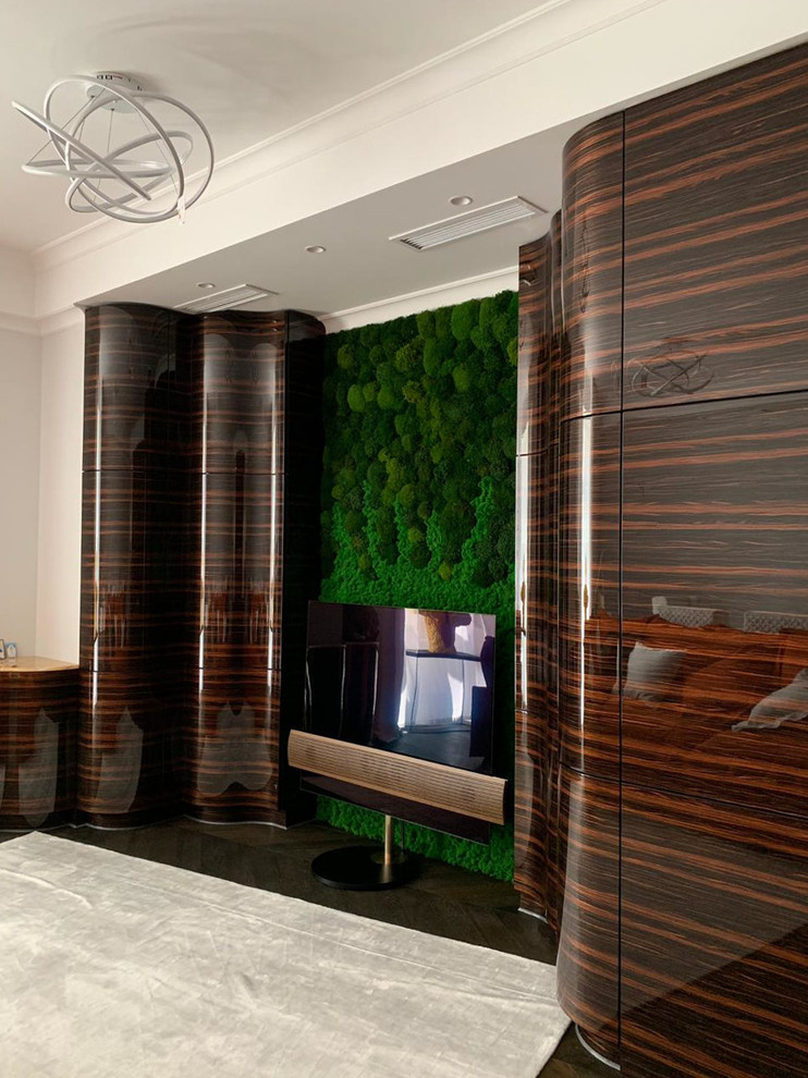 Кухня с переходом в ТВ-зону в шпоне