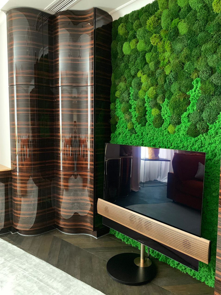 Кухня с переходом в ТВ-зону в шпоне