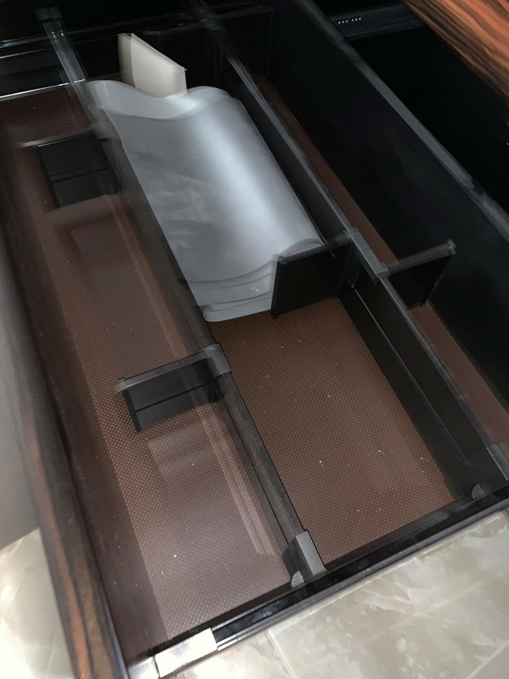 Кухня с переходом в ТВ-зону в шпоне