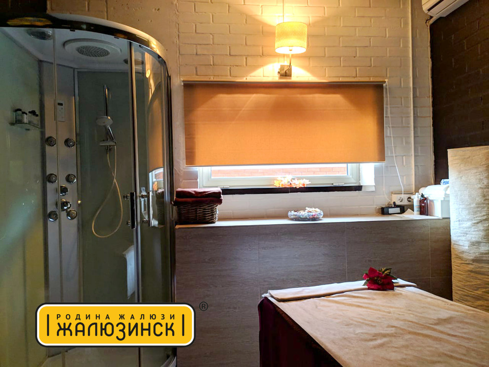 Монтаж жалюзи для ванной комнаты в Краснодаре