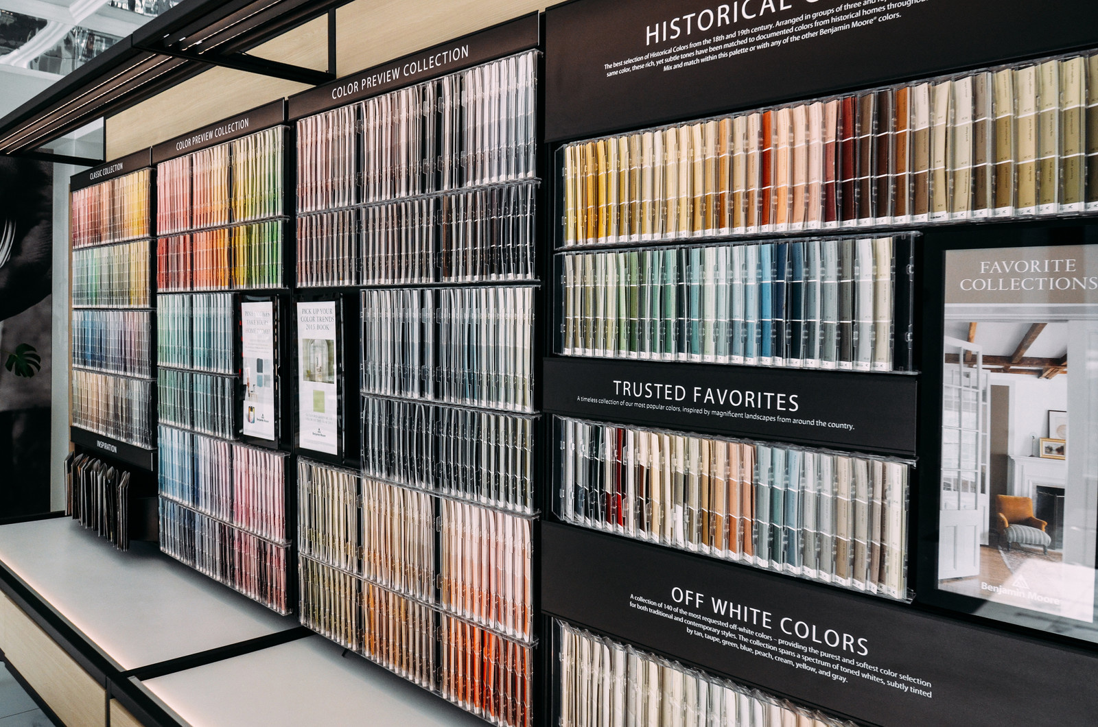 Салон Benjamin Moore на Суворовском проспекте (СПб)