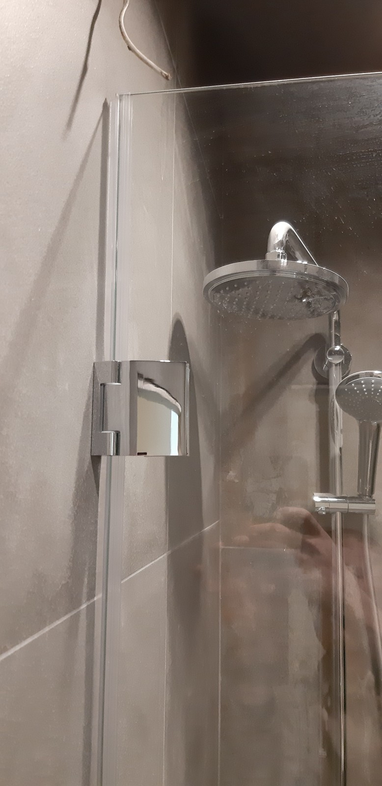 Душевая перегородка распашная