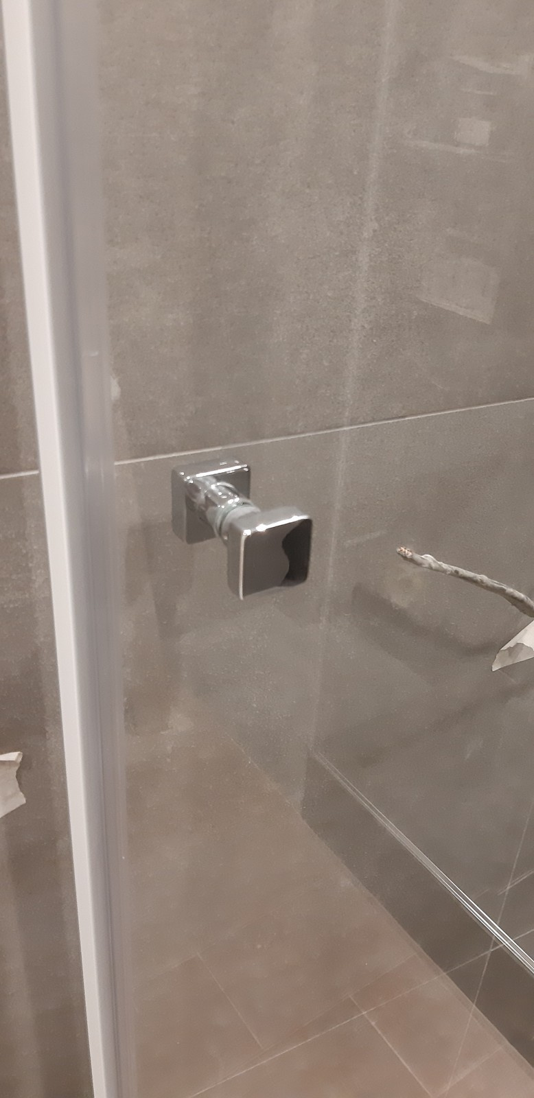 Душевая перегородка распашная