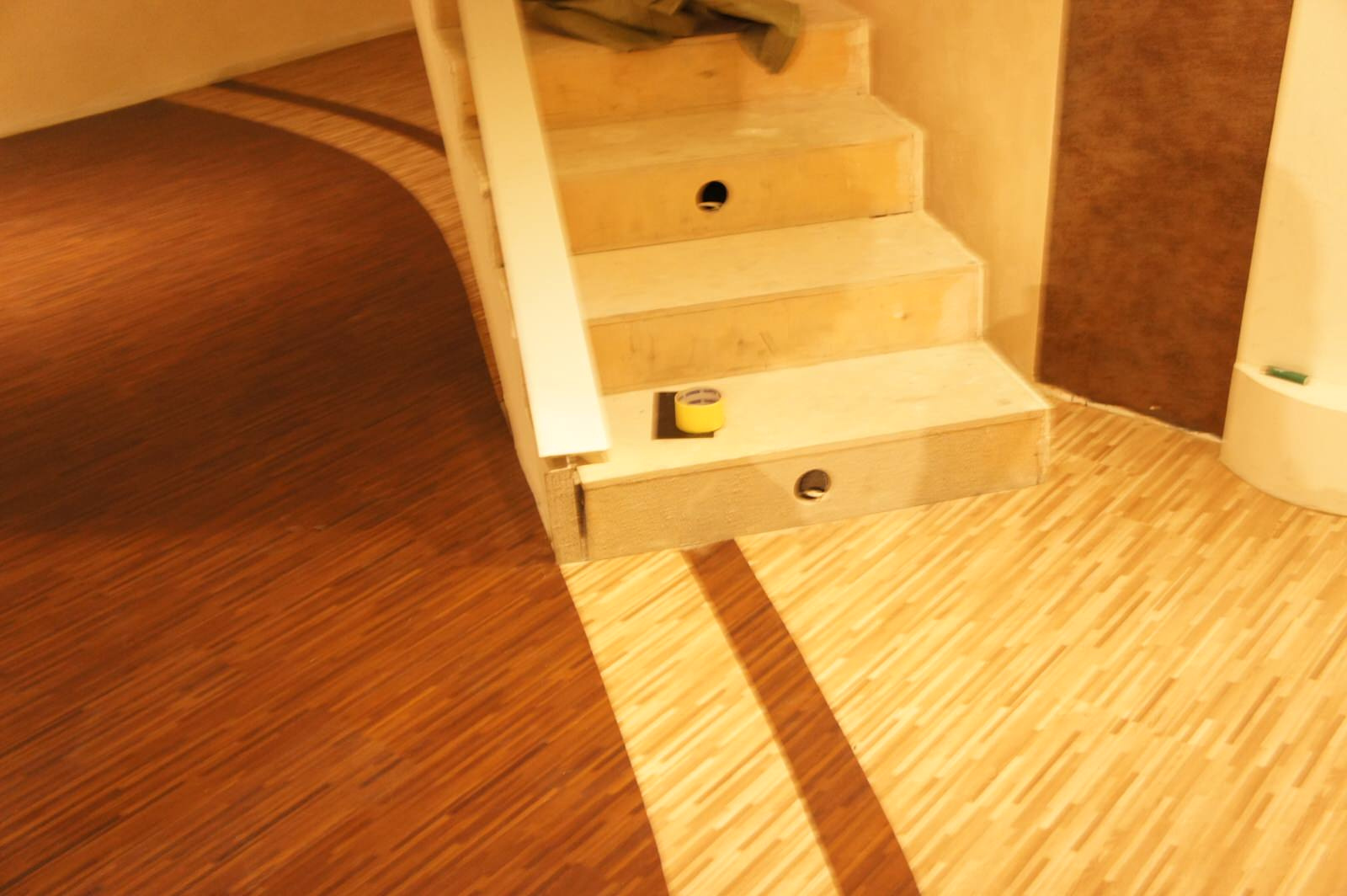 индивидуальный дизайн пола в коттедже