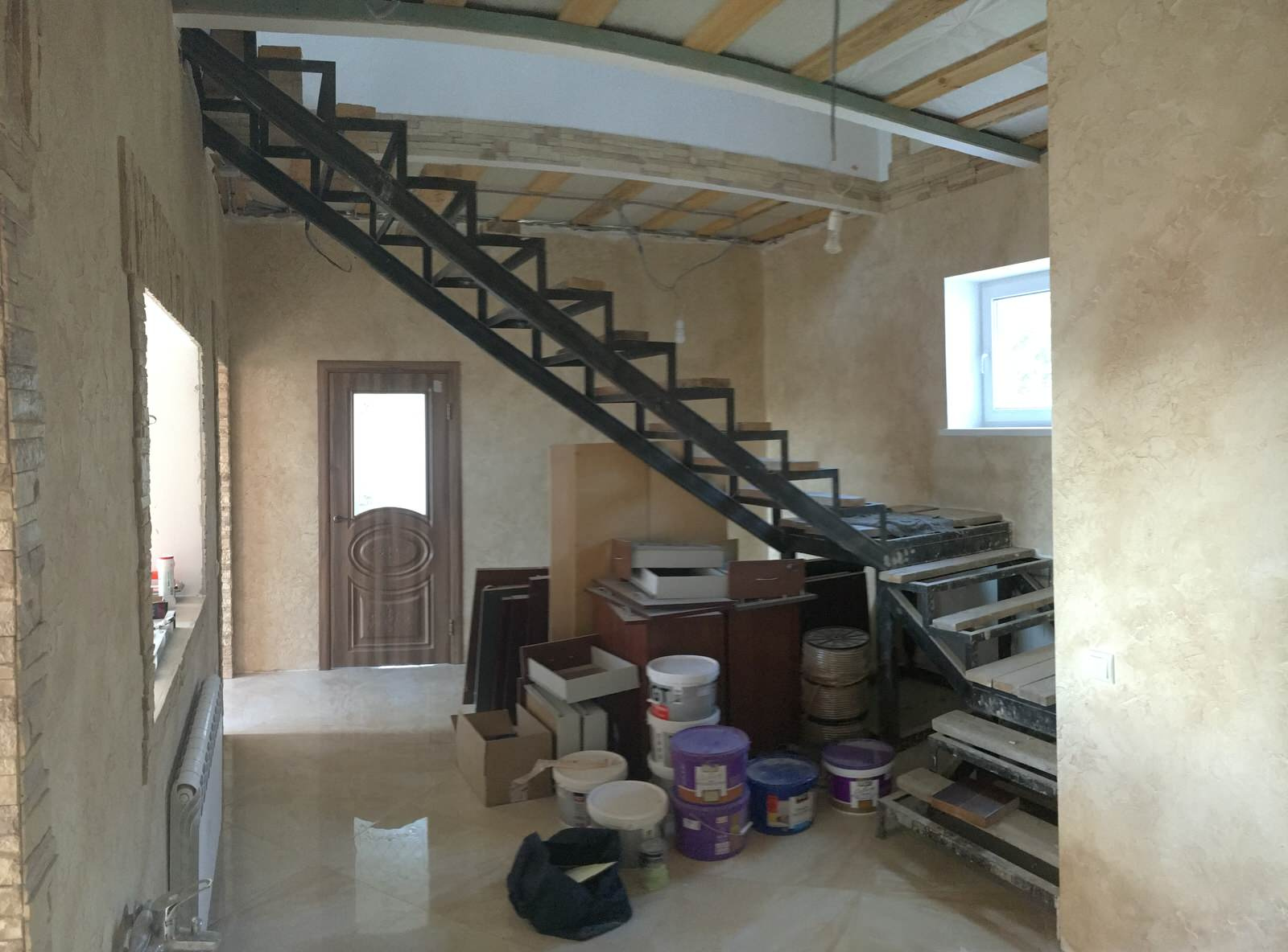 Металлокаркас и рабочие моменты