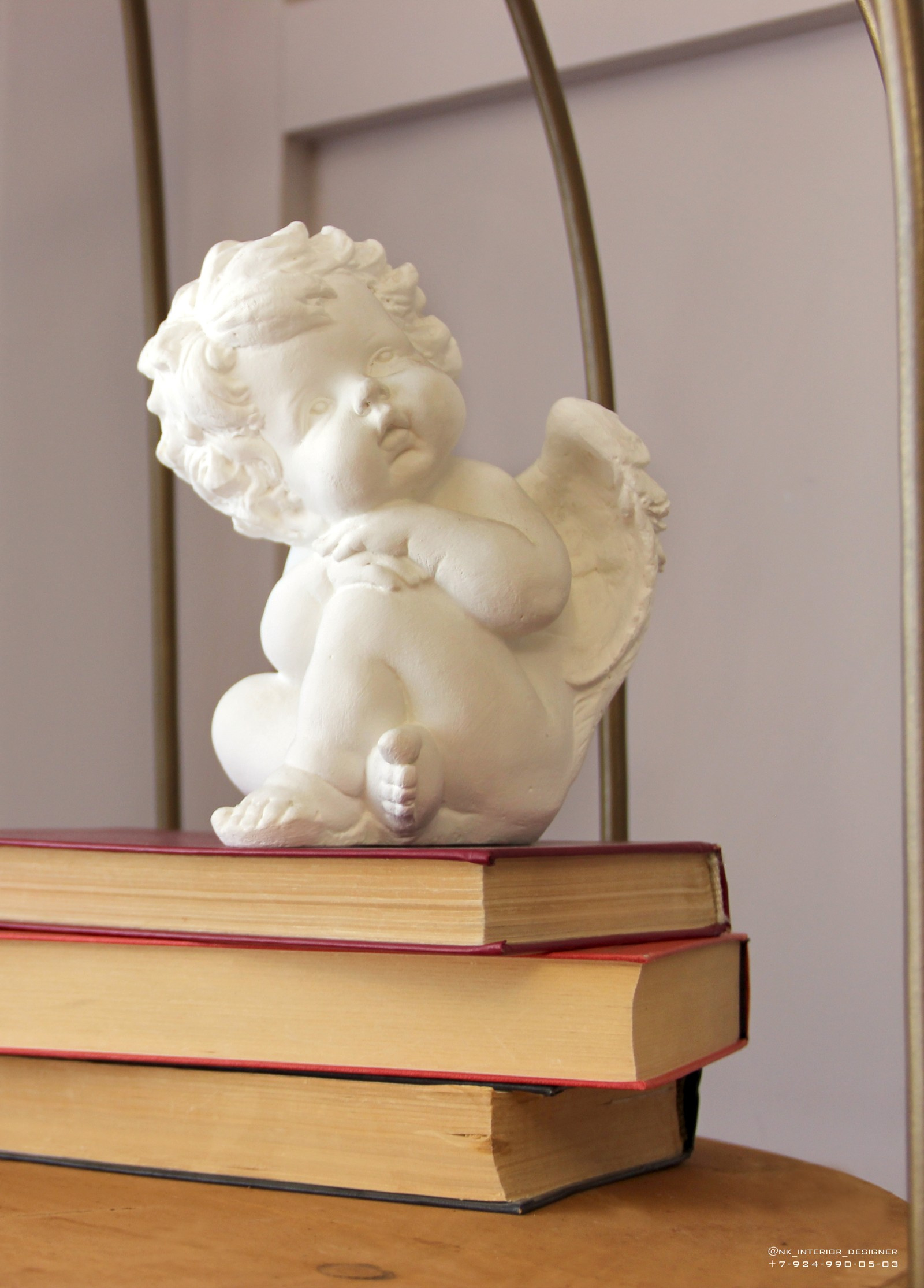 Декор стеллажа