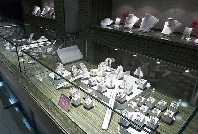 Обложка проекта: Интерьер ювелирного магазина "Вальтера"