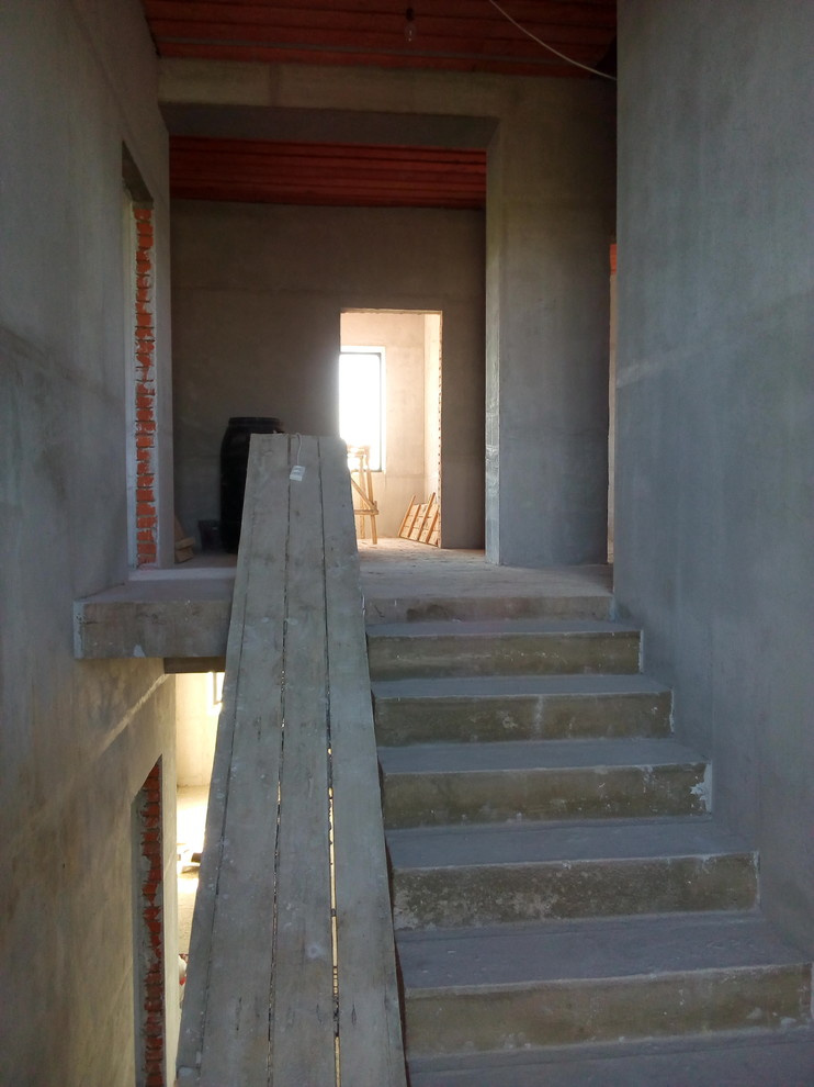 Штукатурка стен по горизонтальным,гипсовым маякам в Коттедже