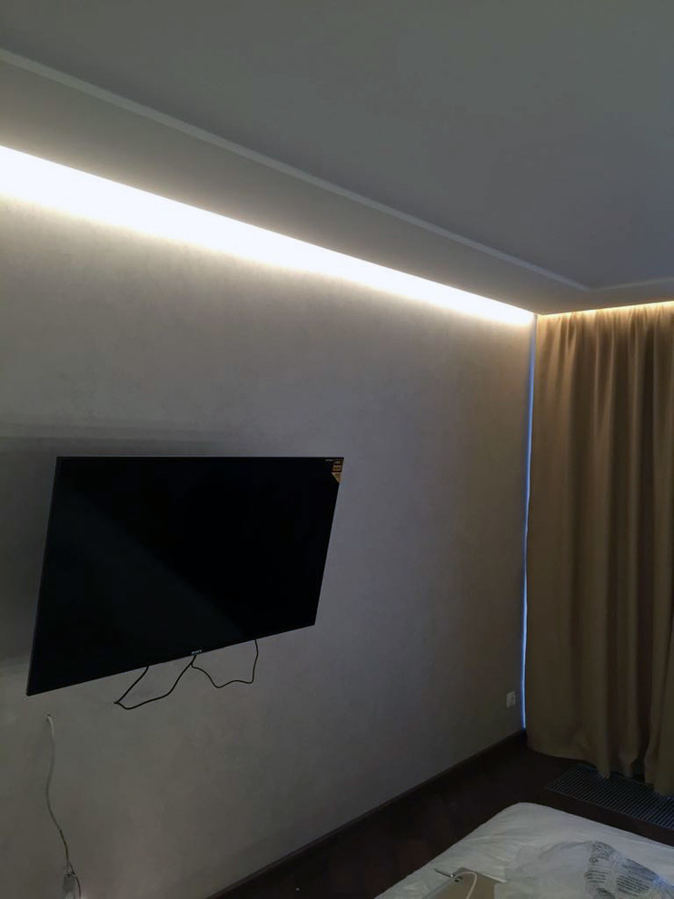 Декоративная потолочная подсветка в спальне
