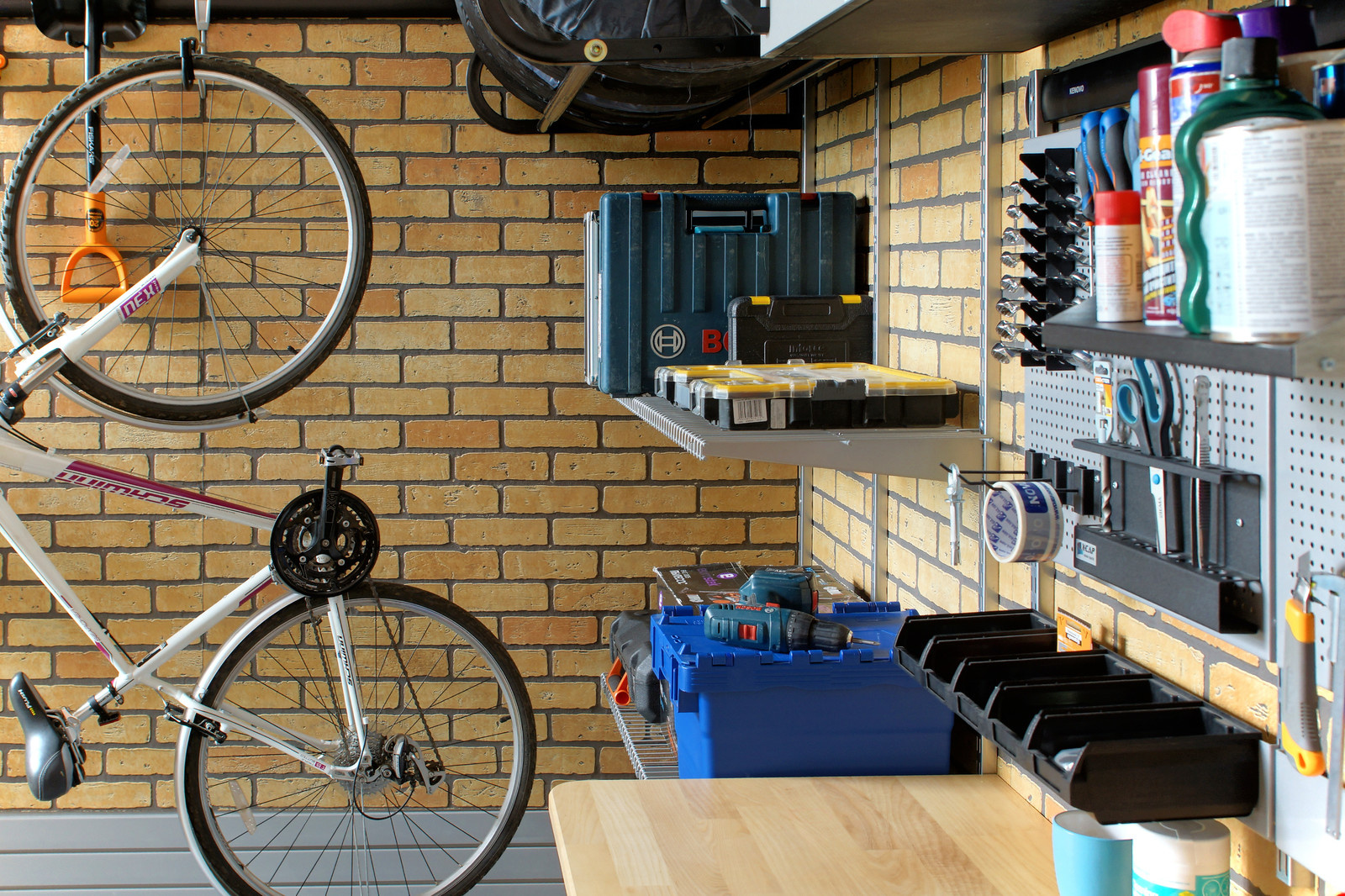 Как нам обустроить гараж