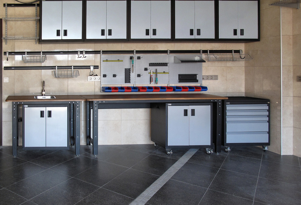 Как нам обустроить гараж