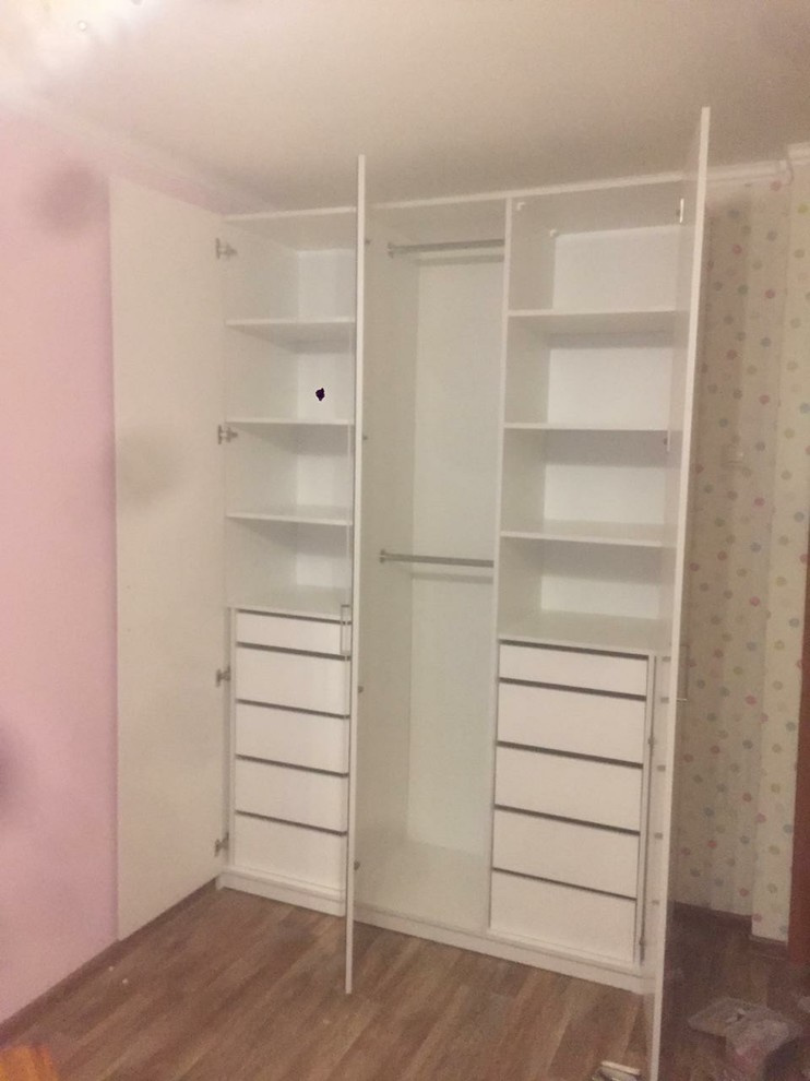 Обложка проекта: Распашной шкаф с зеркалом