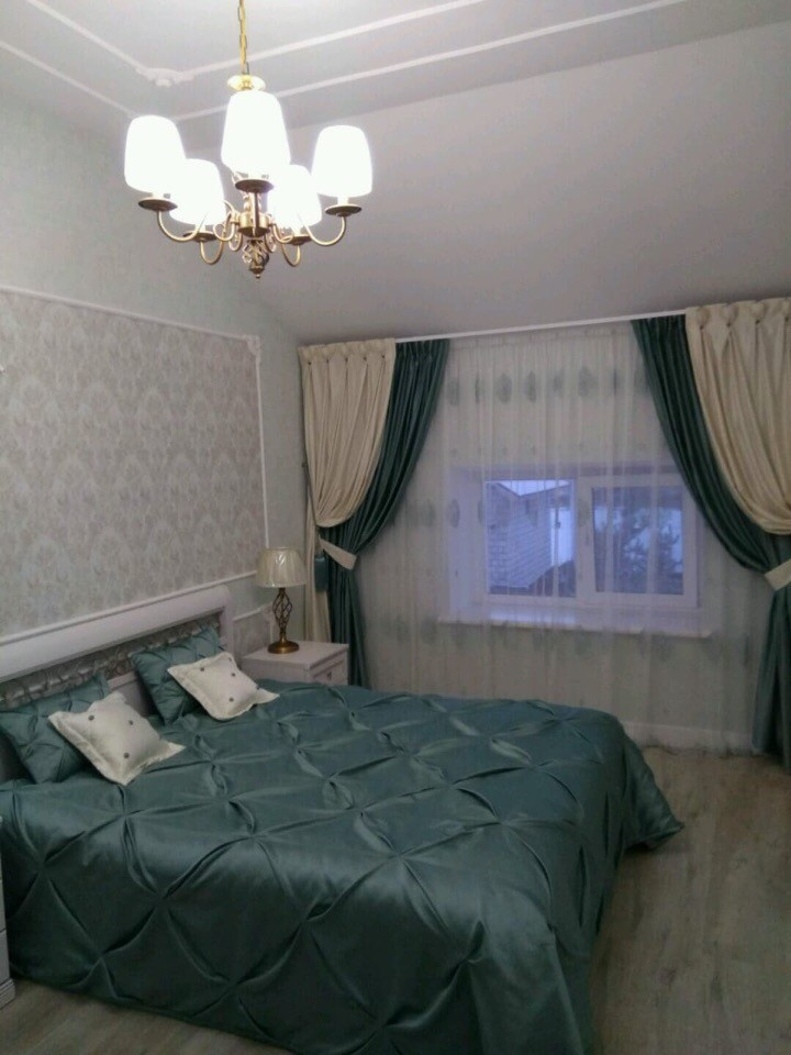 Комплект в спальню (шторы, покрывало).