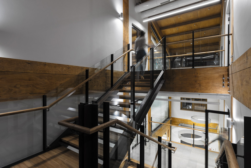 Деревянный офис.