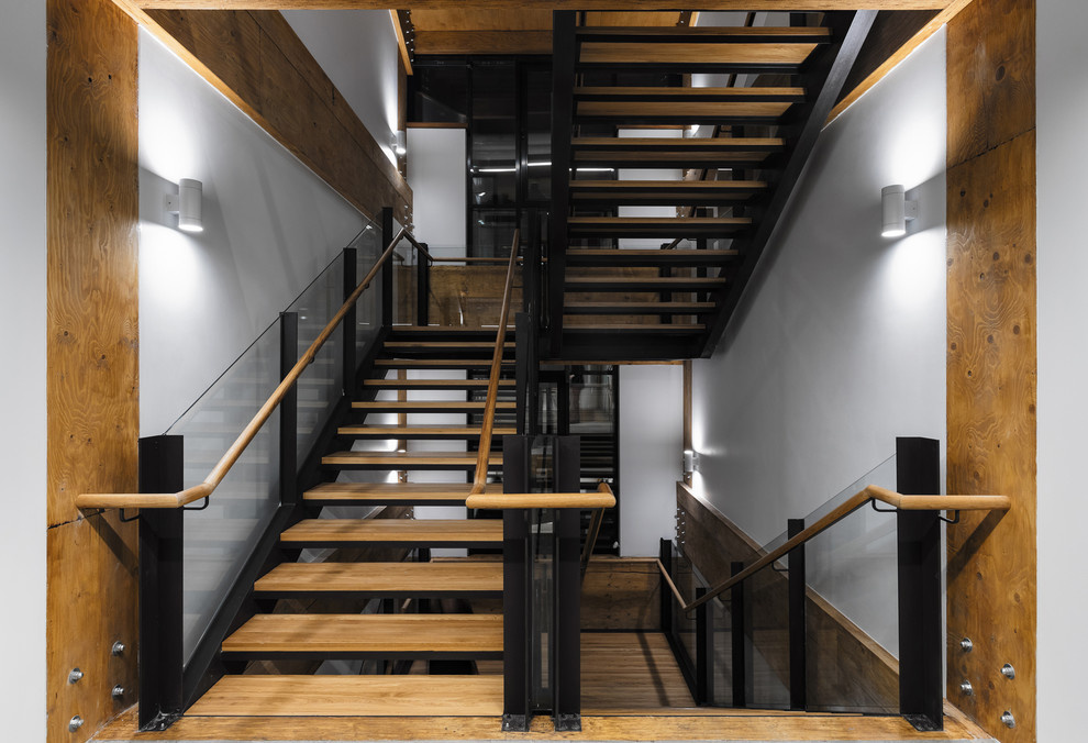 Деревянный офис.