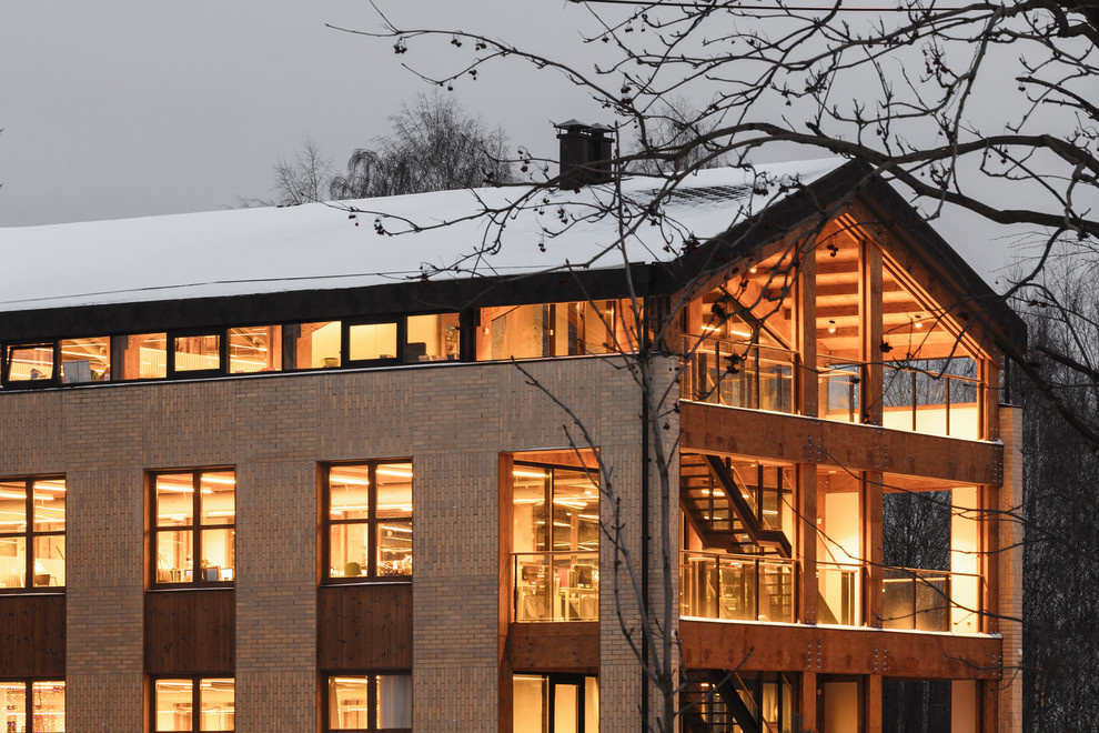 Деревянный офис.