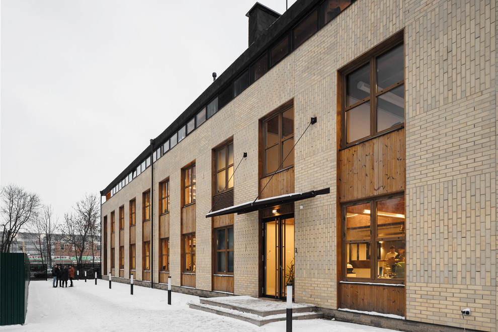 Деревянный офис.