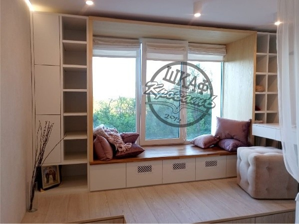 Подиум с порталом