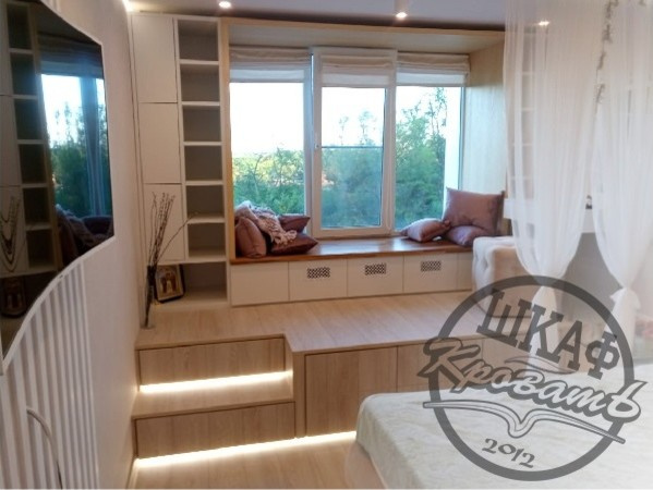 Подиум с порталом