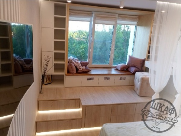 Подиум с порталом