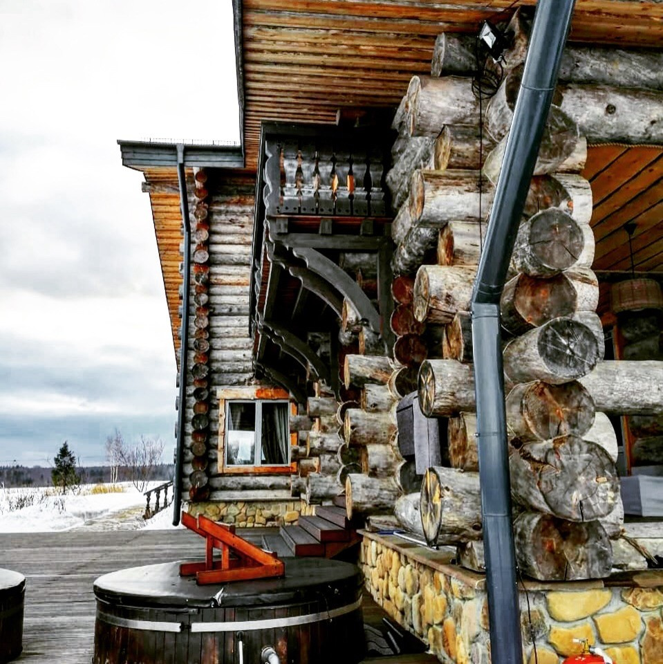 Самая большая баня из Сухостойной сосны Кело.