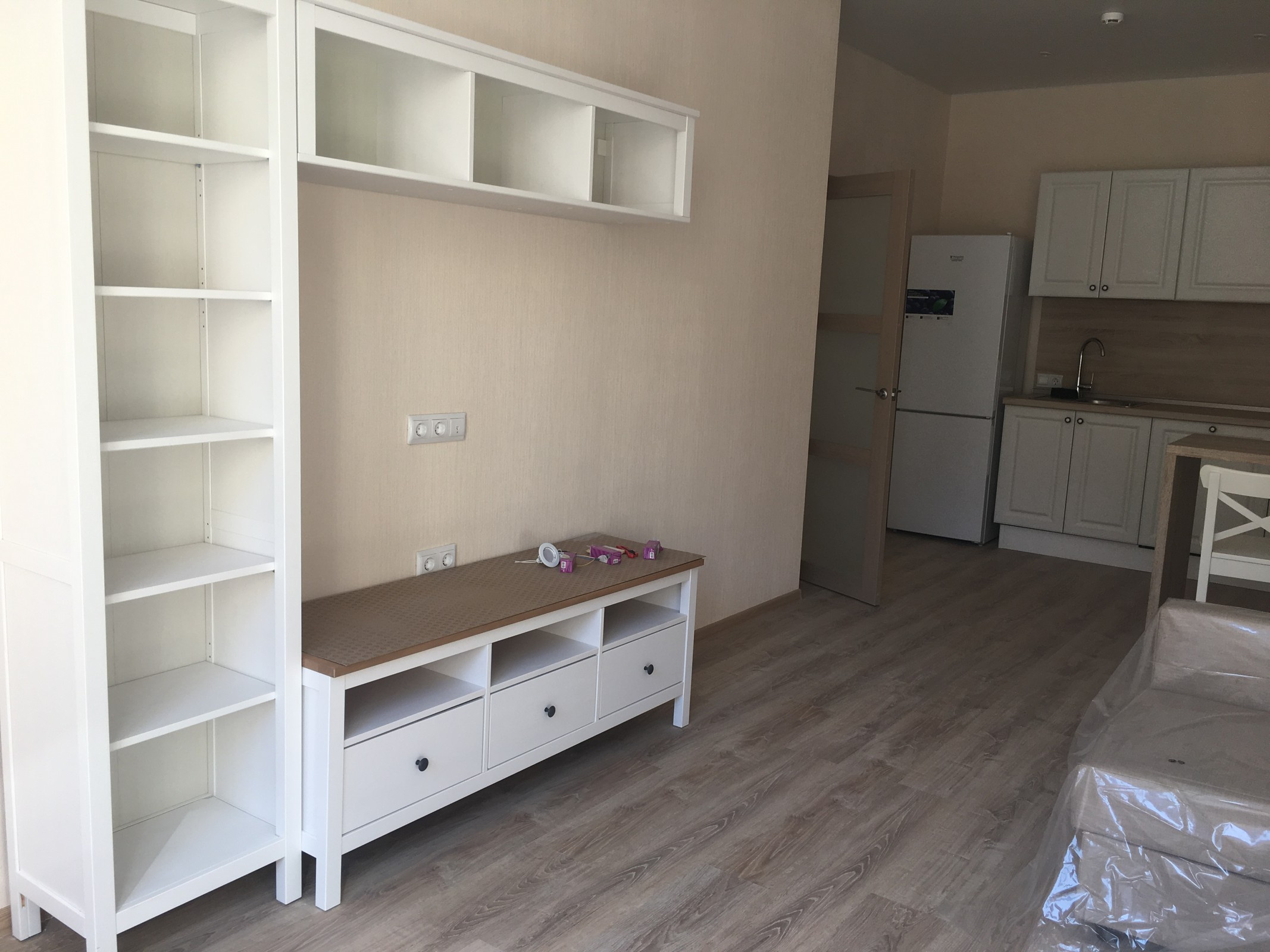 СПОКОЙНЫЙ ИНТЕРЬЕР ОДНОСПАЛЬНЫХ АППАРТАМЕНТОВ