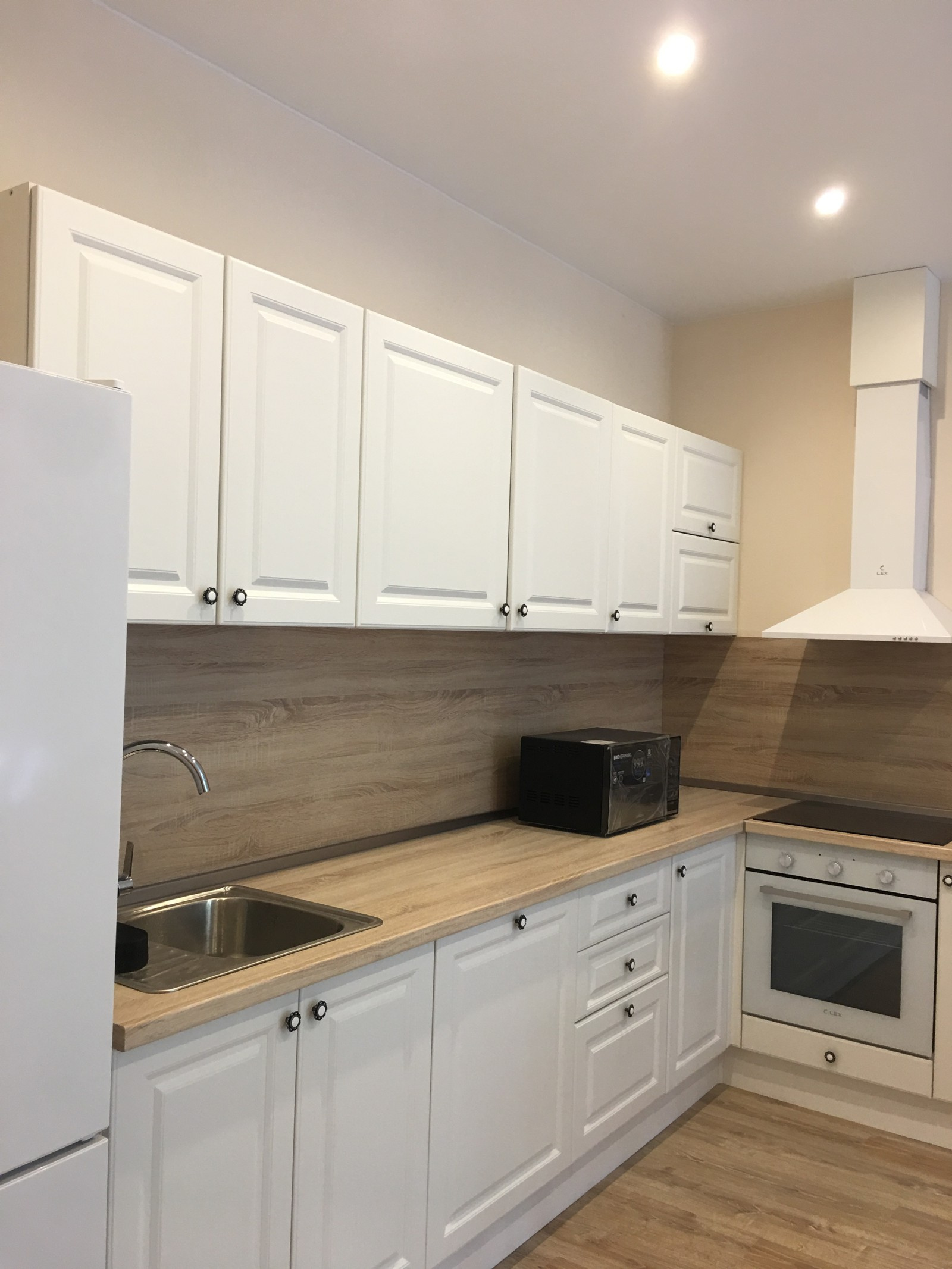 СПОКОЙНЫЙ ИНТЕРЬЕР ОДНОСПАЛЬНЫХ АППАРТАМЕНТОВ