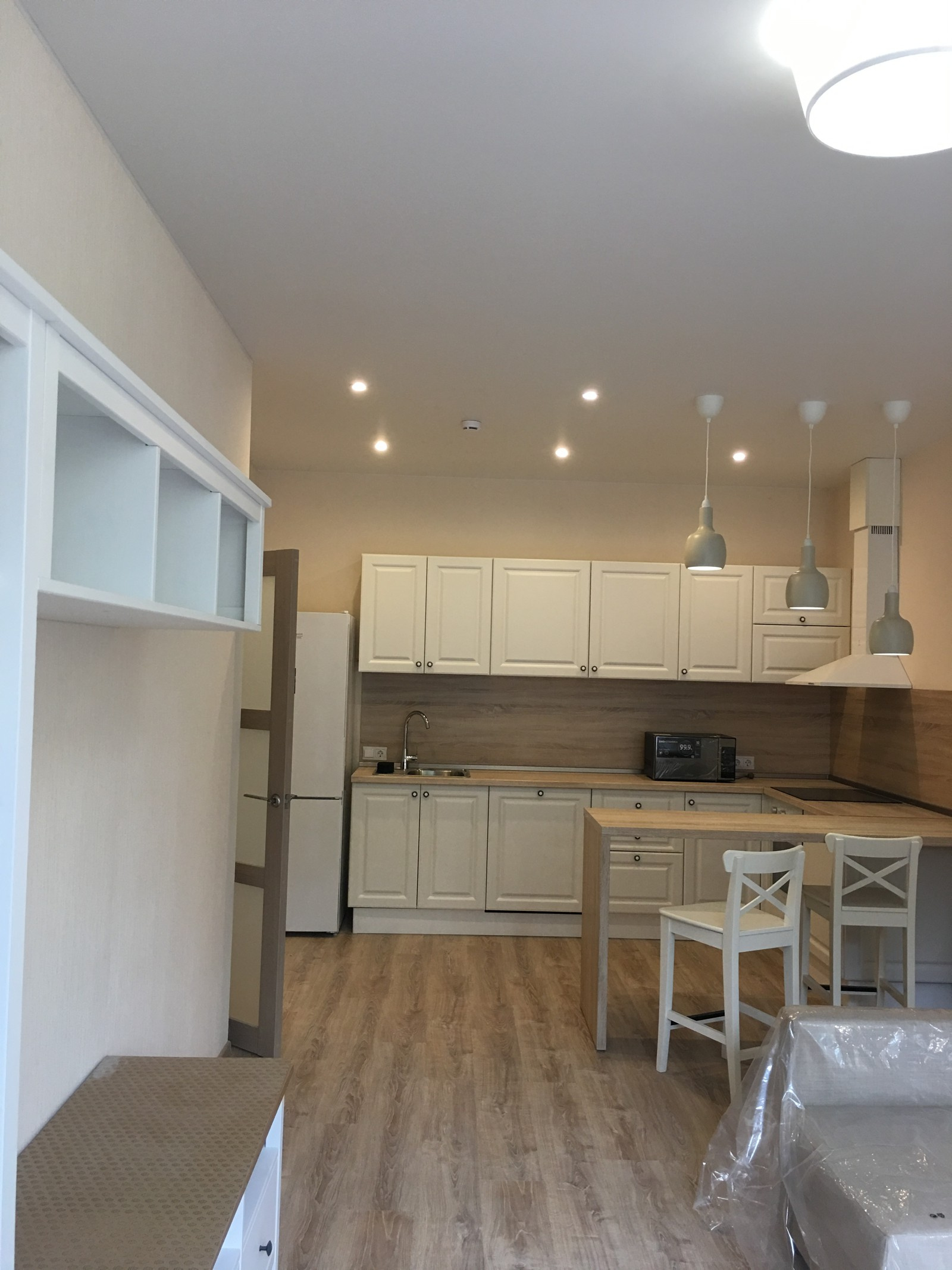 СПОКОЙНЫЙ ИНТЕРЬЕР ОДНОСПАЛЬНЫХ АППАРТАМЕНТОВ