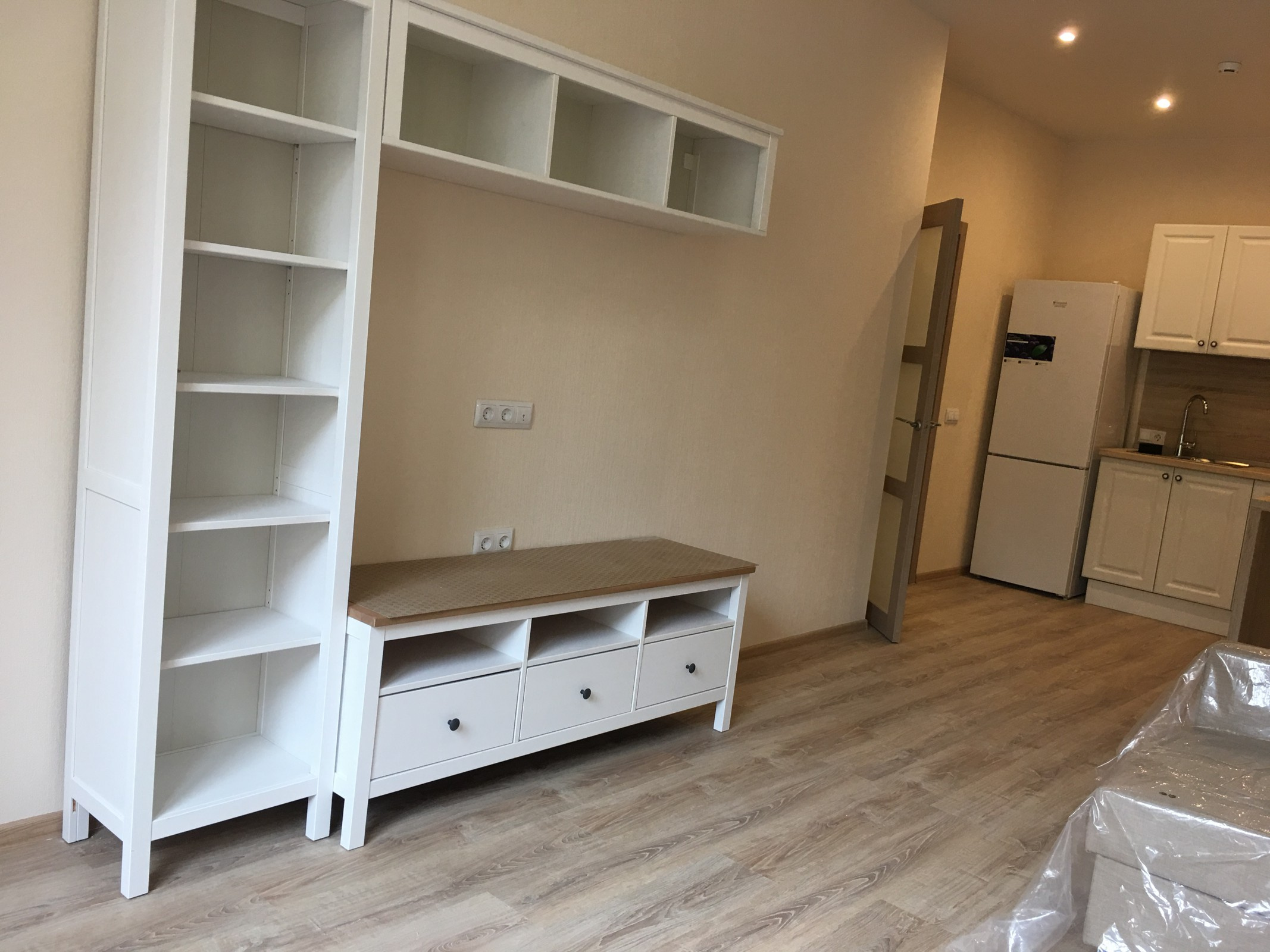 СПОКОЙНЫЙ ИНТЕРЬЕР ОДНОСПАЛЬНЫХ АППАРТАМЕНТОВ