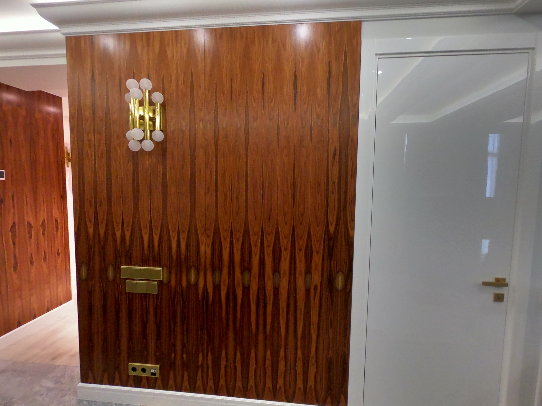 Мебель и стеновые панели в квартиру