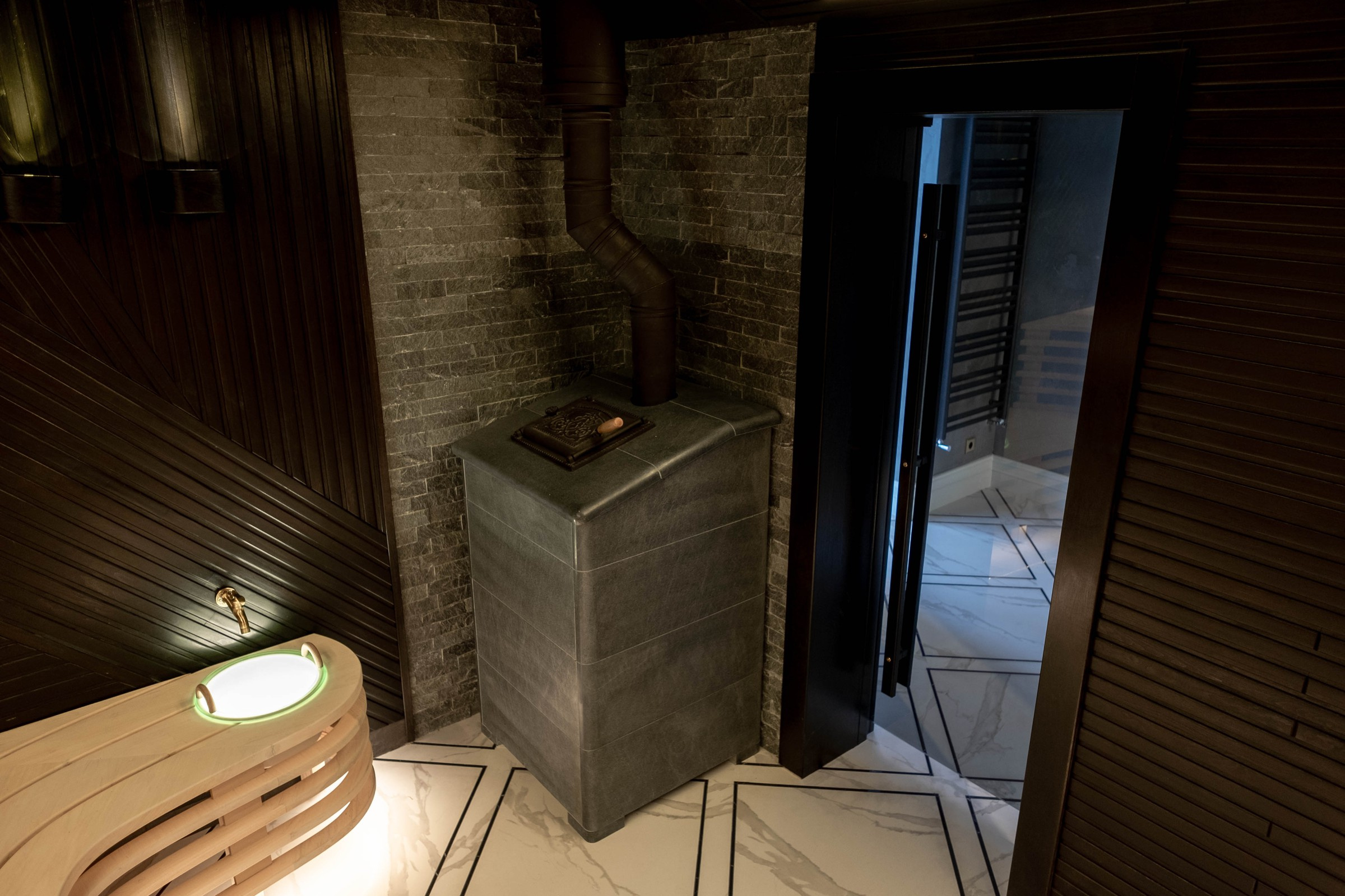 Космическая баня на дровах